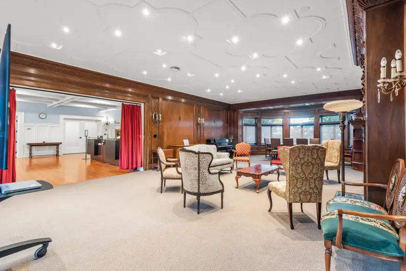 The Building 10 Conference Rooms and Parlor at Mount Saint Mary’s University Doheny Campus — photo 15 of 17