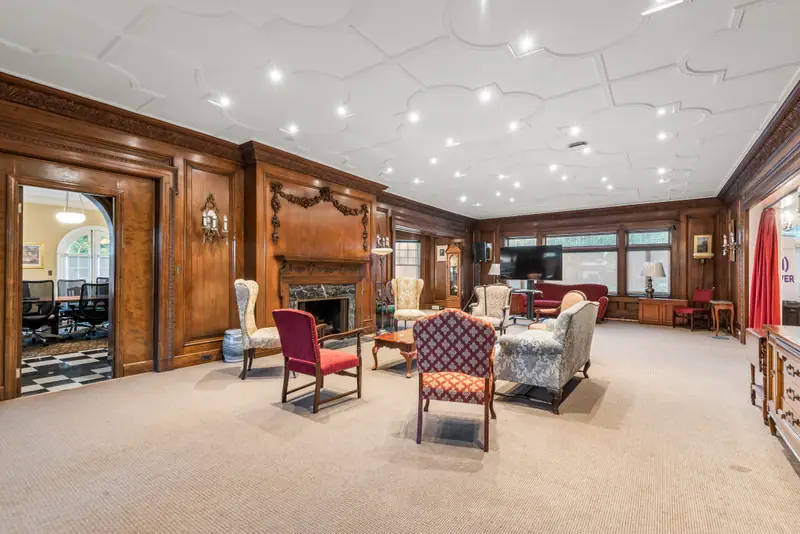 The Building 10 Conference Rooms and Parlor at Mount Saint Mary’s University Doheny Campus — photo 17 of 17