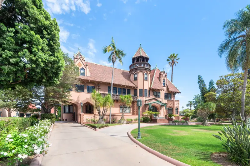 Doheny Mansion and its Pompeian Room at Mount Saint Mary’s University Doheny Campus — photo 7 of 38