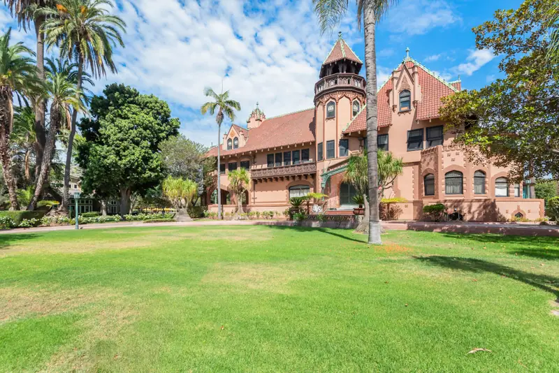 Doheny Mansion and its Pompeian Room at Mount Saint Mary’s University Doheny Campus — photo 10 of 38