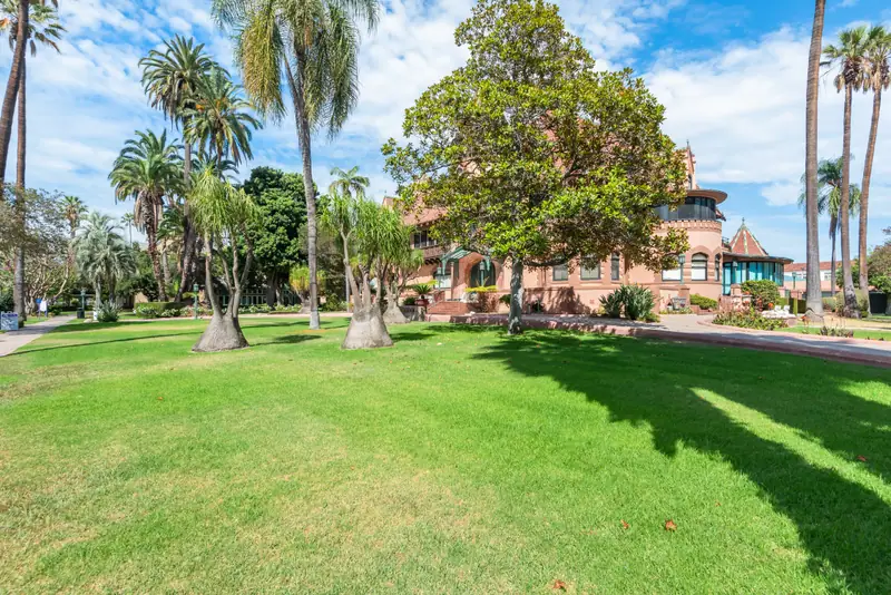 Doheny Mansion and its Pompeian Room at Mount Saint Mary’s University Doheny Campus — photo 13 of 38