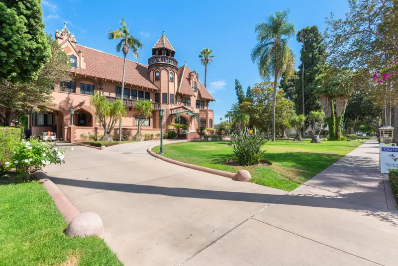 Doheny Mansion and its Pompeian Room at Mount Saint Mary’s University Doheny Campus — photo 14 of 38