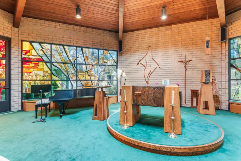 Our Lady of Mercy Chapel at Mount Saint Mary’s University Doheny Campus — photo 5 of 6